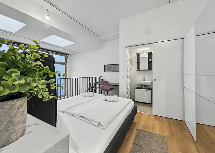 Bauhaus Maisonette - Garten & Terrasse * فيينا
